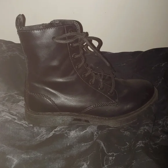 Time and Tru Boot - Picture 2 of 3